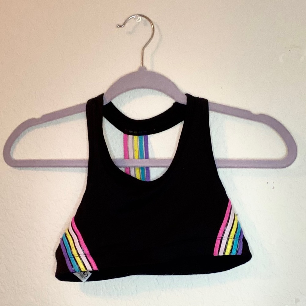 Black sports bra